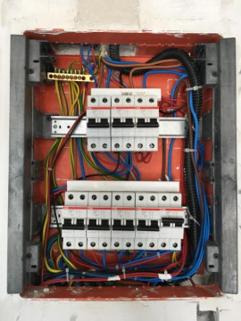 ELECTRICIAN